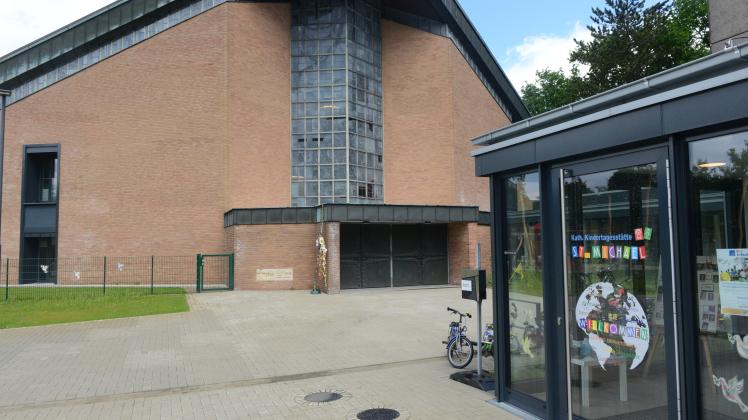 Eine ungewöhnliche Kindertagesstätte ist die Kita St. Michael in Lingen-Reuschberge. Zentraler Bestandteil ist die ehemalige Kirche. 