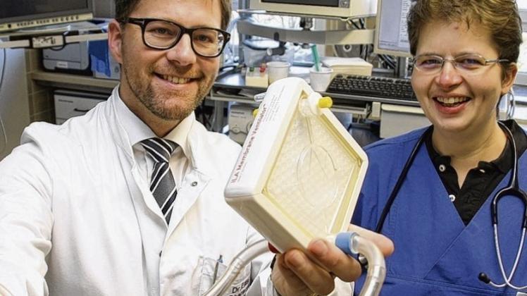künstliche namen Personalisierte Schnullerkette mit Namen | Holz & Silikon main image 1