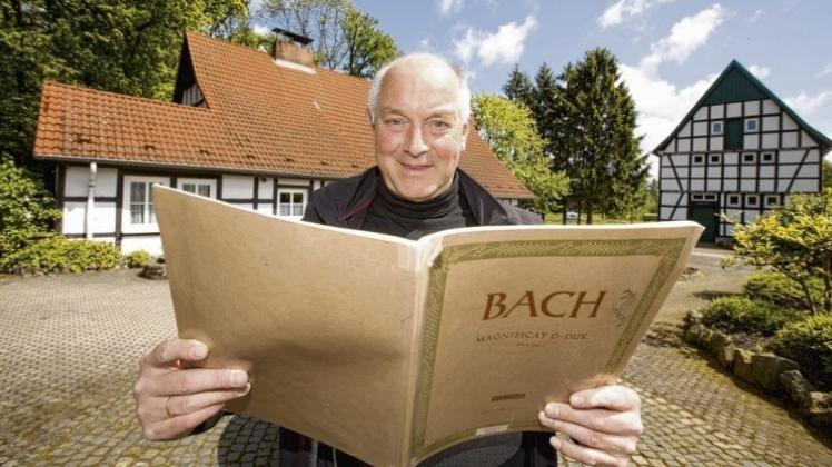 Abschied mit Bachs „Magnificat“: Johannes Rahe vor dem Landdomizil des Domchores, dem Kotten in Hagen-Sudenfeld. 