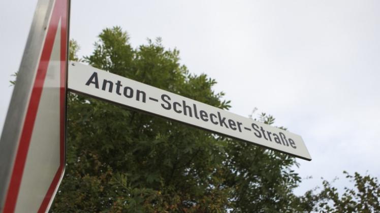 Kein gutes Licht wirft die Anton-Schlecker-Straße inzwischen auf die Stadt Melle. Welche Kosten bei einer Umbenennung entstünden, soll nun geprüft werden. 