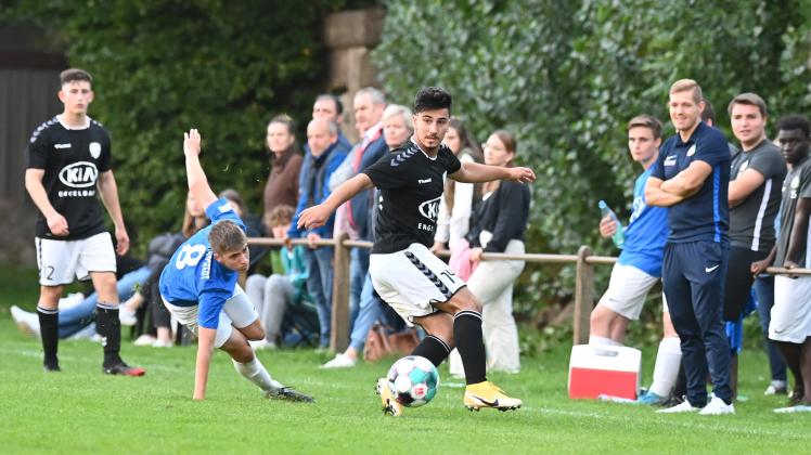 Foto Rolf Tobis
Bezikspokal
A- Junioren 
JFV Delmenhorst - SG DHI Harpstedt
vl
Mika Hahnheiser
Roc Ali