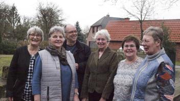 Auch im Lockdown waren Elfriede Beu, Annemarie Holz, Frank Witte, Gerhild Graichen, Inge Foitzik und Renate Welge als Vorstand des Seniorenclubs Stapel fÃ¼r die Mitglieder da.