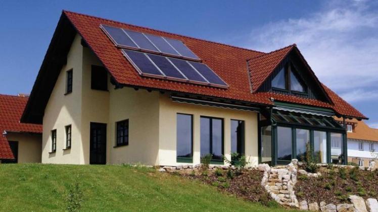 Ob in besonders sonnenreichen Gebieten im Süden oder im hohen Norden: In allen Teilen Deutschlands kann Sonnenenergie die Aufbereitung von Warmwasser unterstützen. 