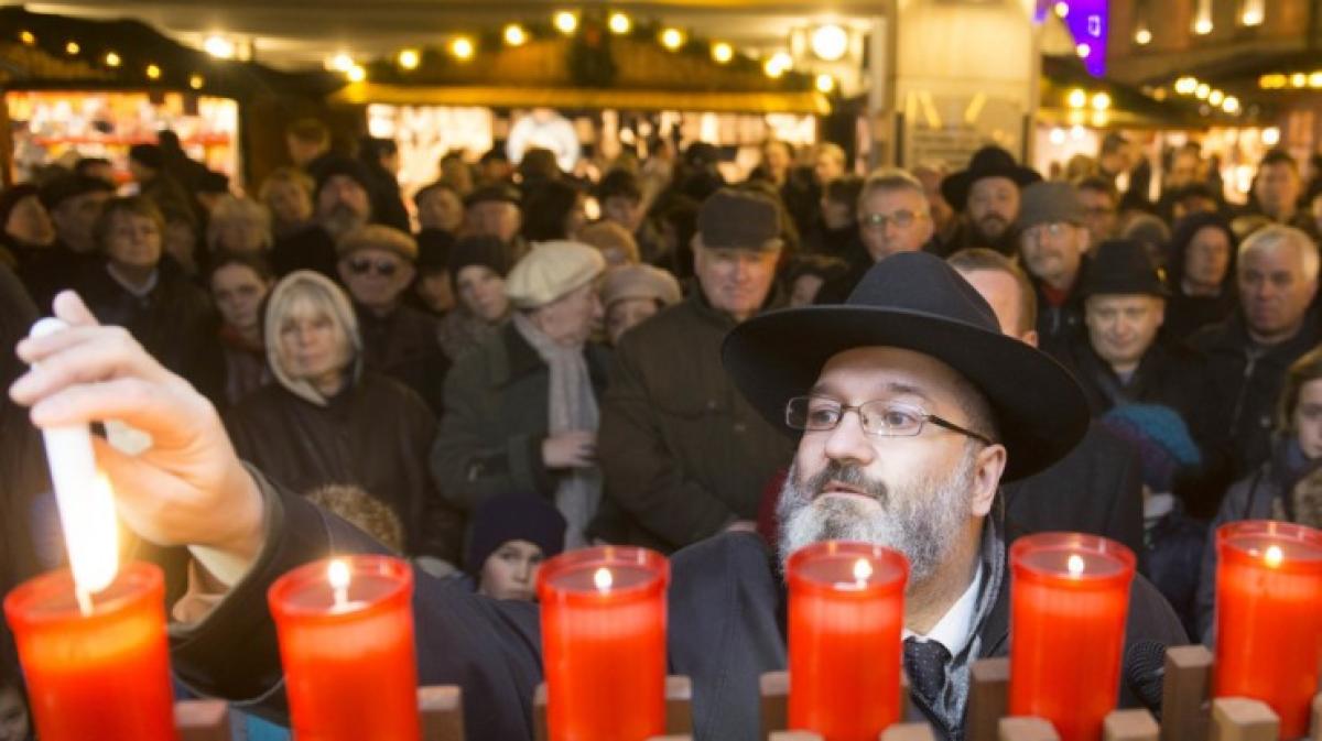 Auch Juden zünden Kerzen vor Weihnachten an NOZ