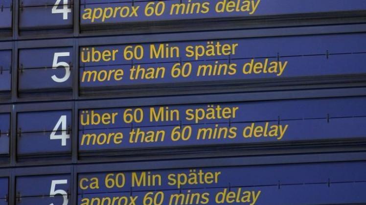 Die Entgleisung eines Intercitys vor dem Stuttgarter Hauptbahnhof bewirkt weitere Verspätungen im Zugverkehr. 
