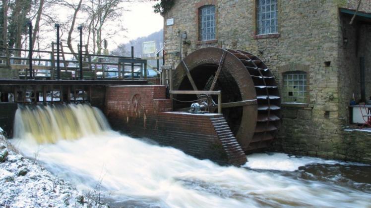 In der gesamten Region bekannt und beliebt ist Knollmeyers Mühle. 