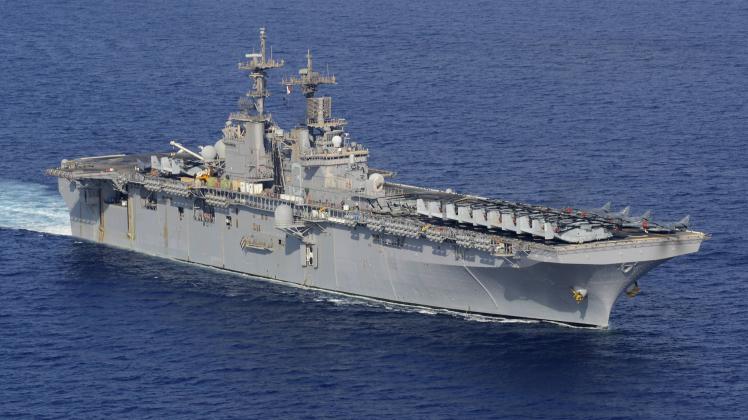 Gulf of Oman May 2 2013 The amphibious assault ship USS Kearsarge LHD 3 conducts operations at