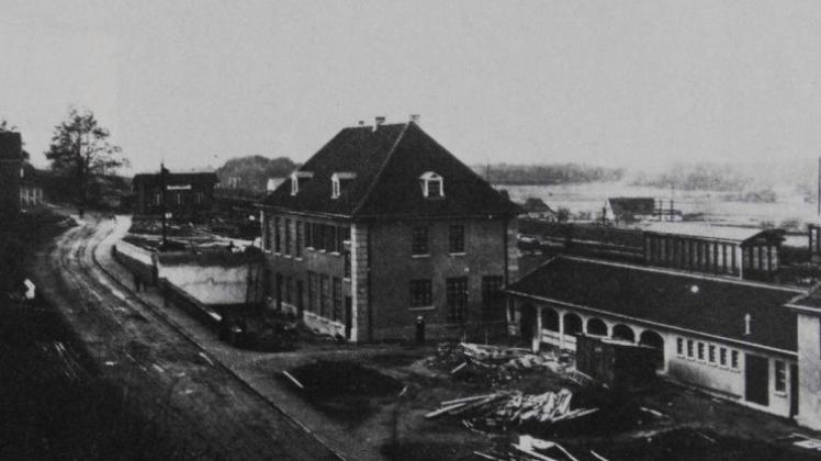 Neubau 1915/16. Zu den Gleisen gelangte man durch eine Unterführung bei den Rundbögen. Repro: Norbert Uhlenbrock