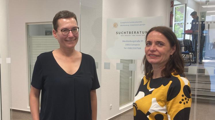 Freuen sich über die neuen Räume: Ivonne Martensen und Katrin Kuphal (r.).