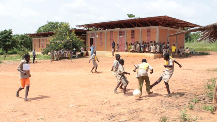 Die Grundschule in Mandime wurde mit Mitteln des Vereins Deutsch-Afrikanische Zusammenarbeit gebaut.