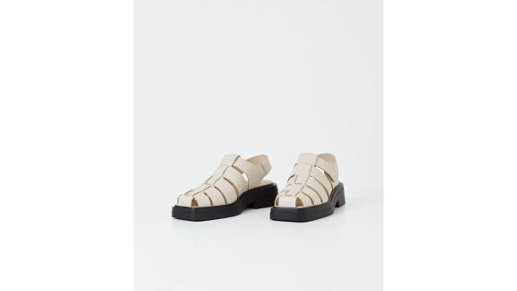 HANDOUT - Fisherman-Sandalen sind eine Mischform aus Sandale und Halbschuh, die vorne geschlossen ist. Hier ein Beispiel von Vagabond (ab ca. 130 EUR). Foto: Vagabond/dpa-tmn - ACHTUNG: Nur zur redaktionellen Verwendung im Zusammenhang mit dem genannten Text und nur bei vollständiger Nennung des vorstehenden Credits HANDOUT - Fisherman-Sandalen sind eine Mischform aus Sandale und Halbschuh, die vorne geschlossen ist. Hier ein Beispiel von Vagabond (ab ca. 130 EUR). Foto: Vagabond/dpa-tmn - ACHTUNG: Nur zur redaktionellen Verwendung im Zusammenhang mit dem genannten Text und nur bei vollständiger Nennung des vorstehenden Credits