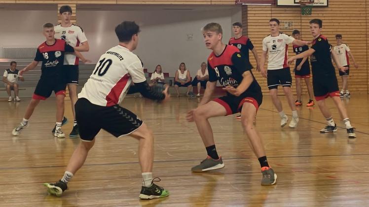 Spielszene Handballturnier Plauer SV II-Neustrelitz