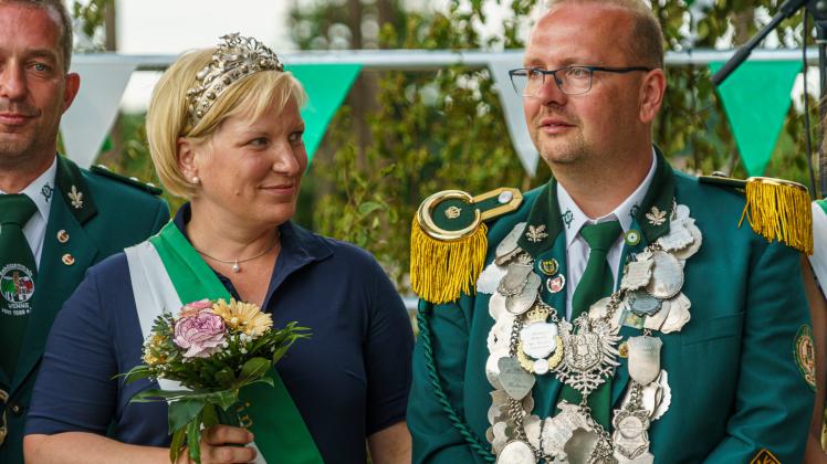 Der neue Venner Schützenkönig Andre Thörner und seine Königin Kerstin Heuer