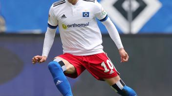 2.Liga Saison 2021-2022 33.Spieltag 07.05.2022 Hamburger SV - Karlsruher SC im Volksparkstadion Sonny Kittel (Hamburger