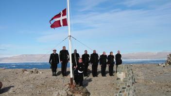 Die Hans-Insel: Mit dem Dannebrog markierte die dänische Marine ihren Anspruch gegenüber Kanada.
