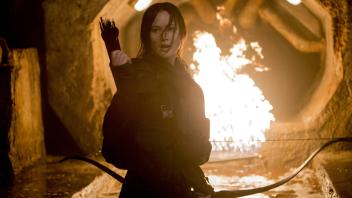 Katniss Everdeen Jennifer Lawrence in THE HUNGER GAMES MOCKINGJAY PART 2 Los Angeles CA PUBLICA