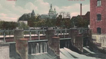 Die Neue Mühle (rechts) an Hase und Kollegienwall sucht 1922 einen neuen Pächter. 