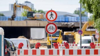 Noch bis zum 27. Juni ist der Südring in der Nähe des Goetheplatzes wegen Abrissarbeiter an einer Bahnbrücke voll gesperrt.