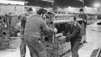 Das war’s endgültig mit Rehers: Nach der Konkursversteigerung wurden 1983 die Maschinen der Zwirnerei abgebaut und in alle Welt verfrachtet.