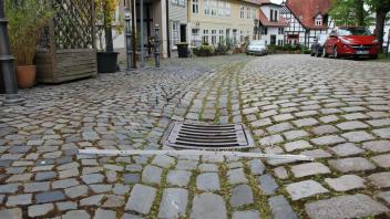 Die Bueraner Kirchhofsburg soll bis zum Nikolausmarkt Zeit barrierefrei ausgebaut werden. Zunächst müssen jedoch die Wasserleitungen erneuert werden.