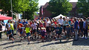 250 Läufer gingen beim ersten Rotary-Benefizlauf an den Start. 797 Runden kamen zusammen.  