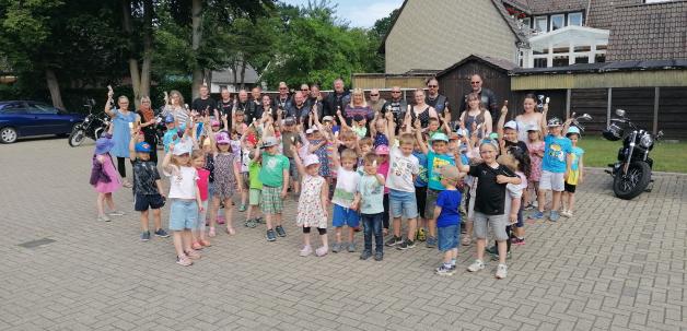 Motorradfahrer spenden für Kindergarten Ostercappeln-Venne | NOZ