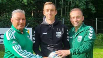 Sie wollen den Edendorfer SV voranbringen: v.l. Fulvio Palumbo, Roman Ostertag und Mehmet Sisman.