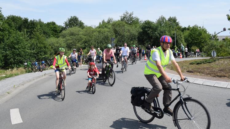 Auf Einladung der Initiative „pro Fahrrad“ starteten am Sonntag einige Teilnehmer des „Stadtradelns“ zu einer gemeinsamen Tour.
