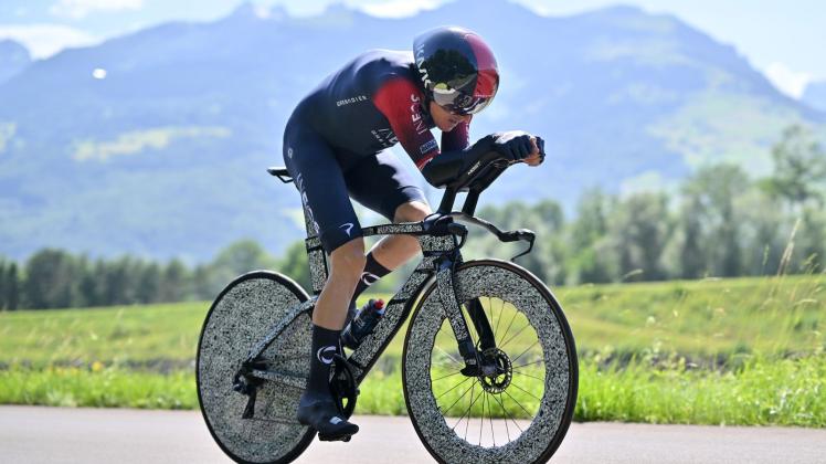 Sicherte sich im abschließenden Einzelzeitfahren bei der Tour de Suisse den Gesamtsieg: Geraint Thomas aus Großbritannien. Foto: Gian Ehrenzeller/KEYSTONE/dpa