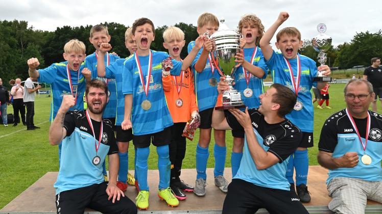 Grammann/Klose Spiele, Aufbauarbeiten in Eggerm�hlen, 
