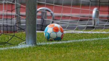 Fußball Herren Saison 2021/2022 Bezirksliga Niederrhein Gruppe 8 - 30. Spieltag - VfB Bottrop 1900 - Fvg. Schwarz-Weiss