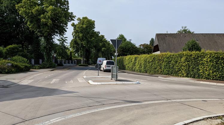Die Kattenvenner Straße in Glandorf soll sicherer werden. Richtung Schulstraße will die Straßenmeisterei Bad Iburg ein Radfahrstreifen markieren. Die Glandorfer Politik wünscht sich, dass der Streifen gleich bis zur Nordstraße durchgezogen wird.   