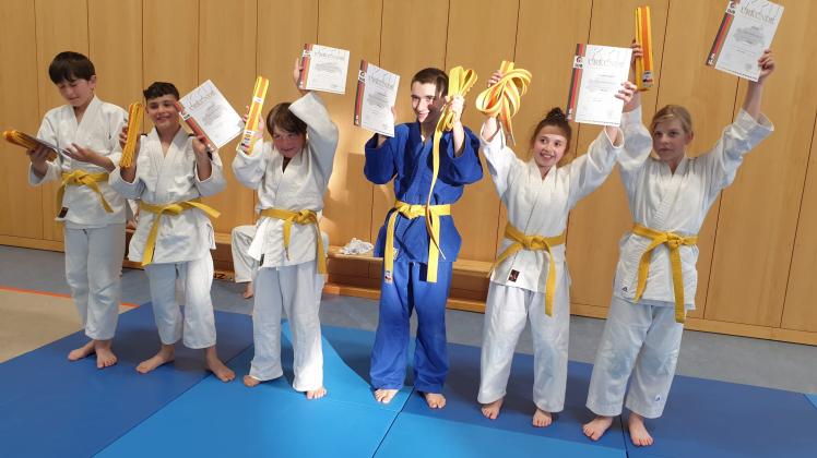 Judokas bestandene Gürtelprüfung