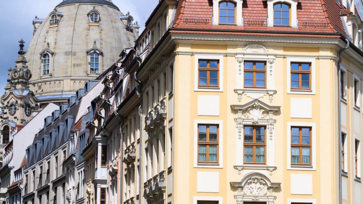 Die Fassaden von Häusern in der Altstadt von Dresden. Foto: Robert Michael/dpa