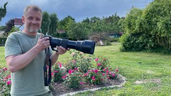 Vor drei Jahren hat Karsten Höpner die Fotografie für sich entdeckt. Für Tieraufnahmen in der freien Natur ist eine entsprechende Fotoausrüstung unabdingbar. 