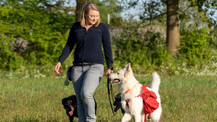 Mit einer Telefon-Aktion möchte die Todendorfer Hundetrainerin Nadine Seeger interessierten Hundehaltern Tipps und Lösungsvorschläge bei Problemen an die Hand geben. 