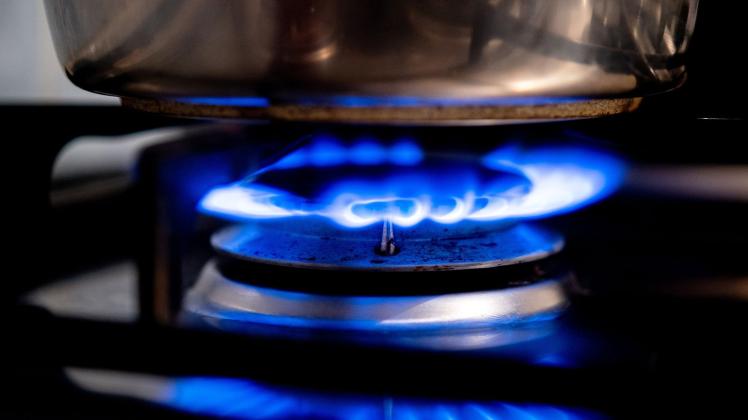 ARCHIV - Verbraucherschützer schießen extrem hohe Gaspreise nicht aus, sollte die Alarmstufe im Notfallplan ausgerufen werden. Foto: Hauke-Christian Dittrich/dpa