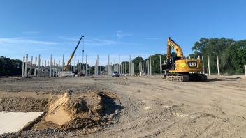Auf dem ehemaligen Kohl-Gelände an der L78 in Engter sind die ersten Betonpfeiler für das Mount-Projekt bereits errichtet worden.