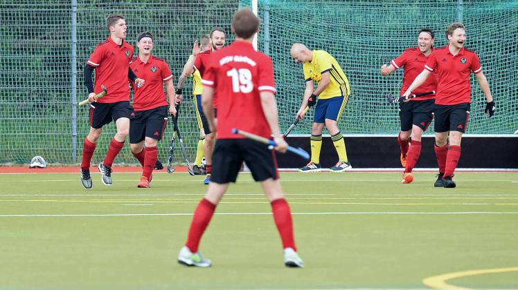 Torjubel ATSV Güstrow beim Spiel beim SSC