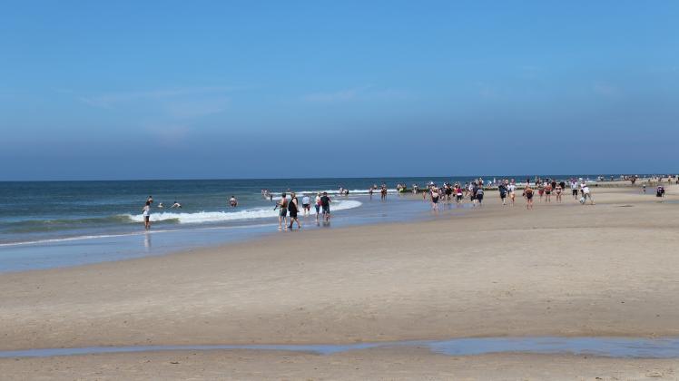 An diesem Strandabschnitt in Westerland hatten sich am Samstag die rund 30 Feiernden getroffen. Dabei waren sie offensichtlich zu laut. 