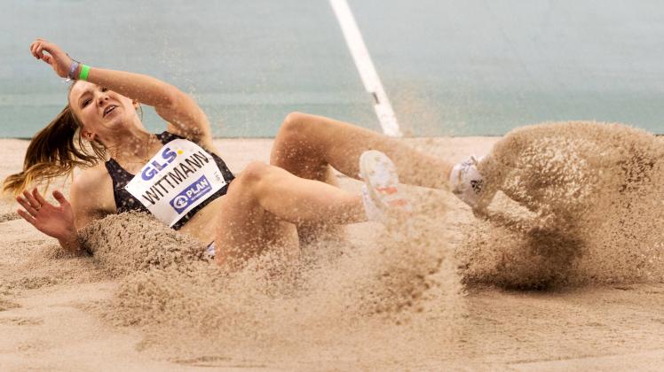 Deutsche Leichtathletik-Hallenmeisterschaften; Leipzig, 26.02.2022 Kira Wittmann (LG Goettingen) gewinnt im Dreisprung B