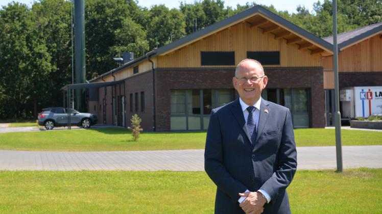 Bert van der Weide ist Gesellschafter des Krematoriums in Lingen-Brögbern