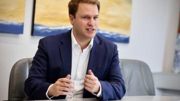 24.06.2022, Kiel, Interview mit FDP-Fraktionsvorsitzendem Christopher Vogt   —-Foto STAUDT