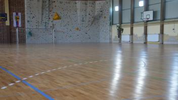 Der neue Hallenboden in der Sporthalle Ventschow