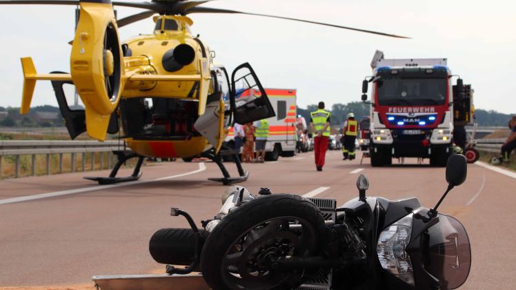 Schwerer Motorradunfall auf der A14 bei Grabow