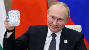 dpatopbilder - Der russische Präsidenn Wladimir Putin will im Herbst am G20-Gipfel in Indonesien teilnehmen. Foto: Mikhail Metzel/Pool Sputnik Kremlin/dpa