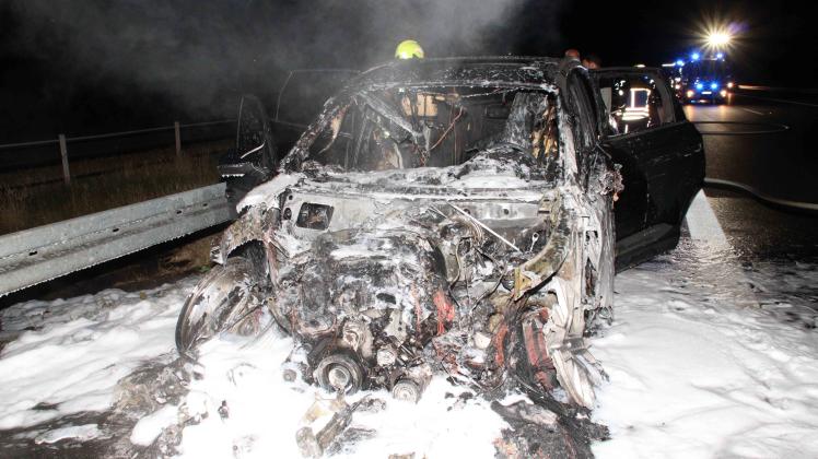 Nächtlicher Feuerwehreinsatz auf der A24