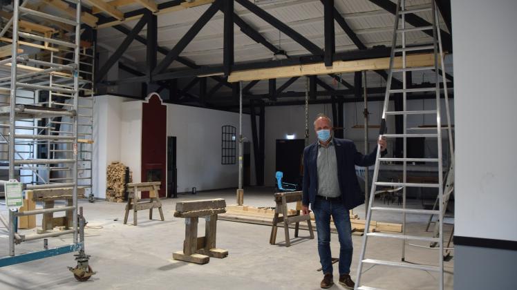 Baustelle Maschinenhalle: Stefan Lenz hofft, die Halle Mitte Juli wieder freigeben zu können.