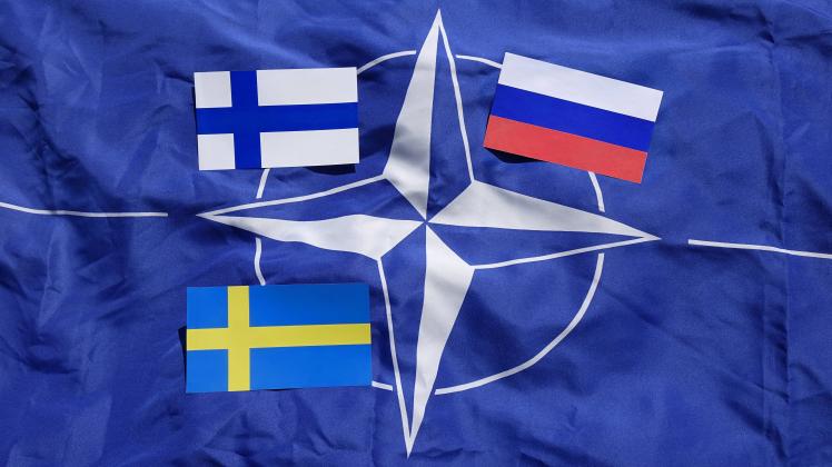 Flaggen von Nato, Russland, Finnland und Schweden Flaggen von NATO, Russland, Finnland und Schweden, 31.05.2022, Borkwal
