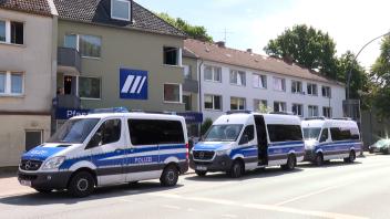 Polizei-Einsatz gegen Schleuser in Hamburg und Rellingen